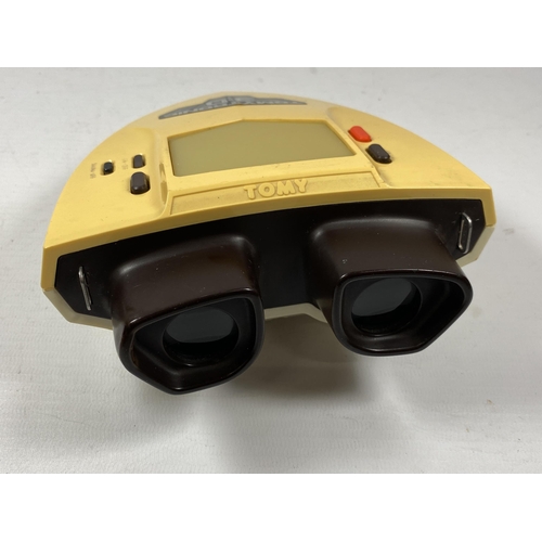 373 - A RETRO TOMY TRONIC 3-D VIEWER