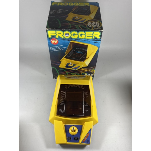 422 - A RETRO BOXED CGL FROGGER ARCADE GAME