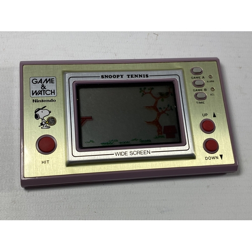 427 - A RETRO NINTENDO SNOOPY TENNIS GAME & WATCH