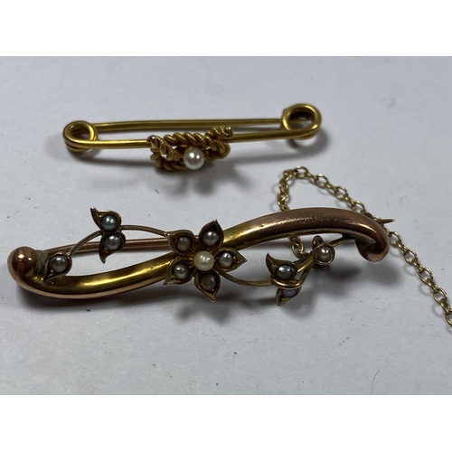 514 - A 9CT YELLOW GOLD FLORAL BROOCH & FURTHER UNMARKED KNOT DESIGN BROOCH, GOLD BROOCH WEIGHT 2.5G