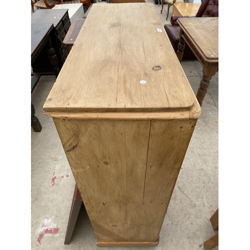 2551 - A VICTORIAN PINE CHEST OF TWO SHORT AND THREE LONG DRAWERS WITH GLASS KNOBS, 46