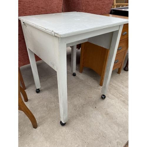 2569 - A MID 20TH CENTURY PAINTED CHILDS SCHOOL DESK