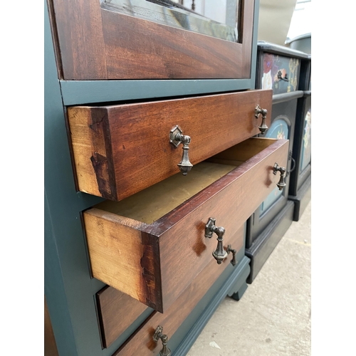 2585 - AN EDWARDIAN MAHOGANY AND PAINTED GLASS CABINET WITH FOUR DRAWERS TO THE BASE, 21.5