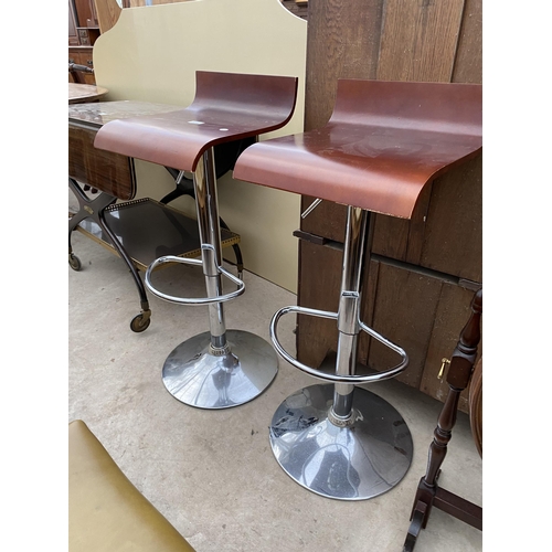 2646 - A PAIR OF PUMP ACTION STOOLS ON POLLISHED CHROME BASES