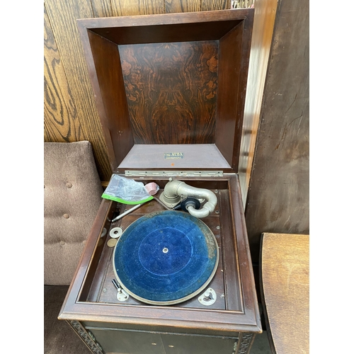 2650 - A VINTAGE 'THE ALBA GRAMOPHONE' IN OAK CABINET COMPLETE WITH WINDER AND SPARE NEEDLES