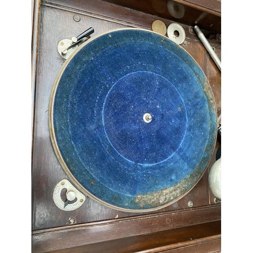 2650 - A VINTAGE 'THE ALBA GRAMOPHONE' IN OAK CABINET COMPLETE WITH WINDER AND SPARE NEEDLES