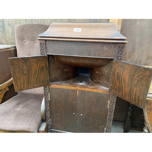 2650 - A VINTAGE 'THE ALBA GRAMOPHONE' IN OAK CABINET COMPLETE WITH WINDER AND SPARE NEEDLES