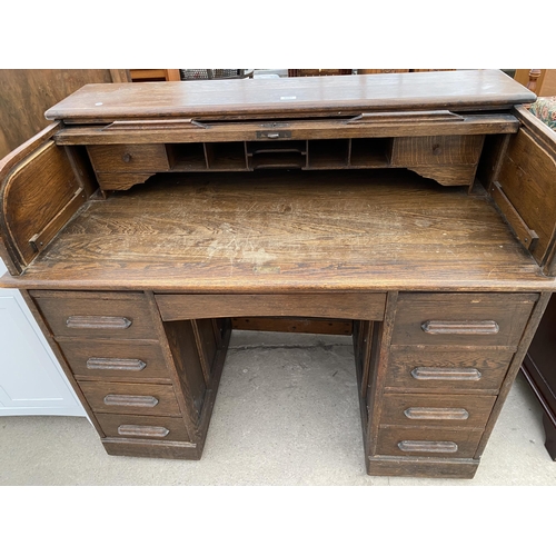 2687 - AN EARLY 20TH CENTURY OAK TWIN PEDESTAL ROLL TOP DESK ENCLOSING SEVEN DRAWERS AND TWO SLIDES, 48