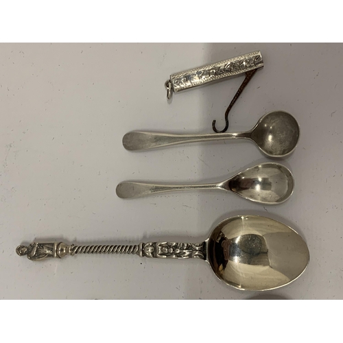 11 - A MIXED LOT OF SMALL HALLMARKED SILVER CONDIMENT SPOONS ETC, TOTAL WEIGHT 40G