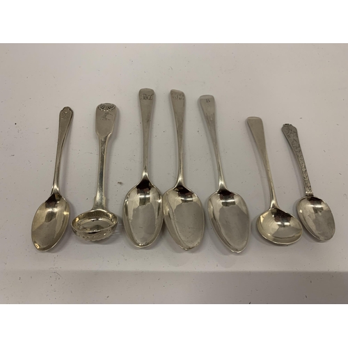 13 - A MIXED LOT OF HALLMARKED SILVER TEASPOONS TO INCLUDE SOME GEORGIAN EXAMPLES, TOTAL WEIGHT 109G