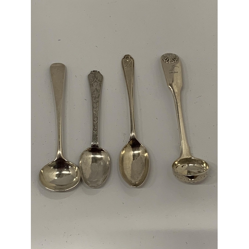 13 - A MIXED LOT OF HALLMARKED SILVER TEASPOONS TO INCLUDE SOME GEORGIAN EXAMPLES, TOTAL WEIGHT 109G