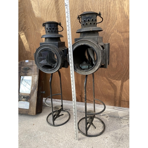 1531 - A PAIR OF VINTAGE AND RARE GERMAN RAILWAY LAMPS