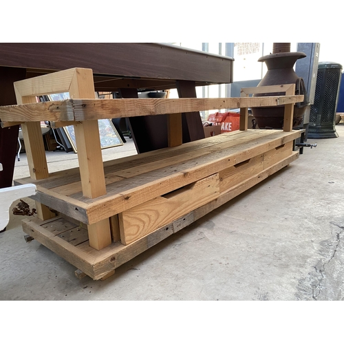 1618 - A WOODEN SHELVING DISPLAY UNIT