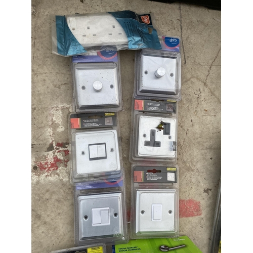 1640 - AN ASSORTMENT OF NEW AND BOXED LIGHT SWITCHES AND SOCKETS ETC