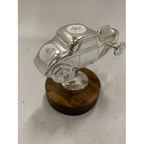 163 - A HOT ROD TROPHY ON A WOODEN BASE HEIGHT 10CM