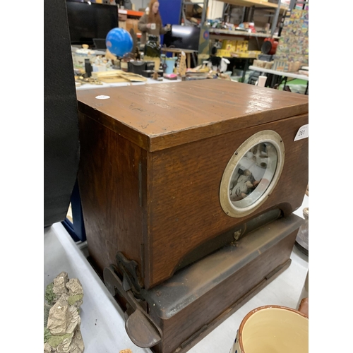 261 - A VINTAGE 'BLICK TIME RECORDERS' CLOCKING IN CLOCK IN A MAHOGANY CASE