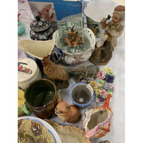 295 - A QUANTITY OF VINTAGE CERAMIC ITEMS TO INCLUDE PLANTERS, PLATES, FIGURES, JUGS, ETC - SOME A/F