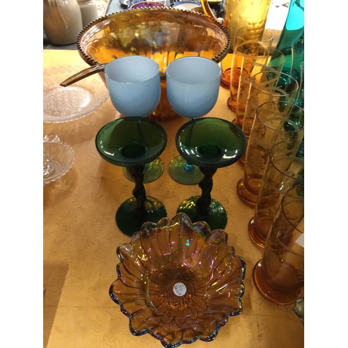 1075 - A LARGE QUANTITY OF GLASSWARE TO INCLUDE A PUNCH BOWL AND LADEL, SANGRIA JUG AND GLASSES, RETRO GREE... 