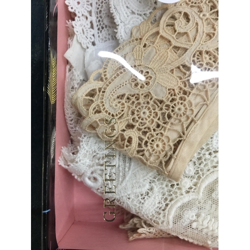 1102 - A QUANTITY OF VINTAGE LACE COLLARS