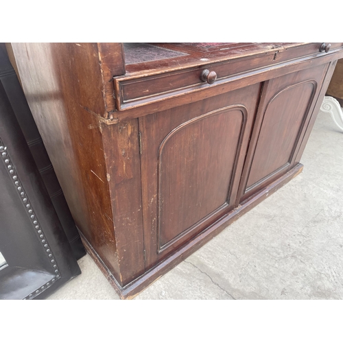 2771 - A VCITORIAN MAHOGANY CYLINDER BUREAU, 48