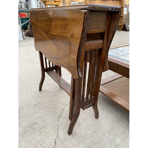 2725 - AN EDWARDIAN MAHOGANY AND CROSSBANDED SUTHERLAND TABLE, 28.5X24