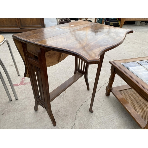 2725 - AN EDWARDIAN MAHOGANY AND CROSSBANDED SUTHERLAND TABLE, 28.5X24