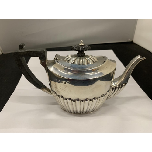 1 - A VICTORIAN SILVER THREE PIECE BACHELOR'S TEA SET, HALLMARKS FOR BIRMINGHAM, 1896, TOTAL WEIGHT 452G... 