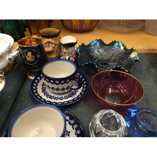 1006 - A QUANTITY OF POTTERY TO INCLUDE BLUE AND WHITE POLISH CUPS AND SAUCERS, GLASSWARE, A TABLE LIGHTER,... 