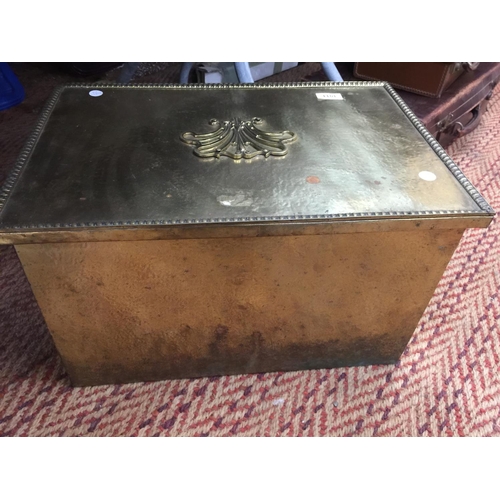 1011 - A LARGE BRASS SLIPPER/COAL BOX WITH HANDLES HEIGHT 31CM, WIDTH 51CM, DEPTH 34CM