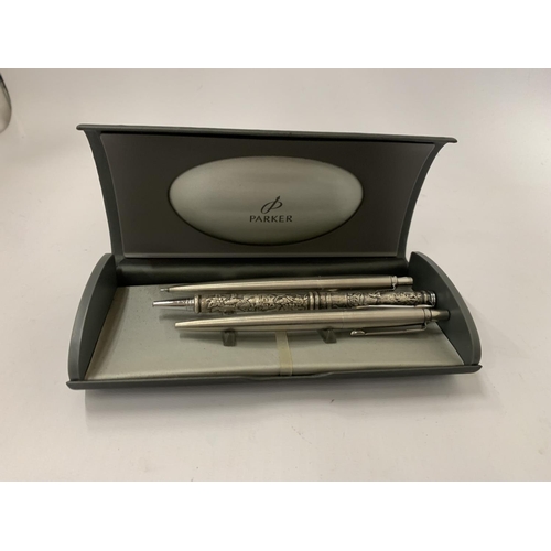 102 - A BOXED SET OF PARKER PENS