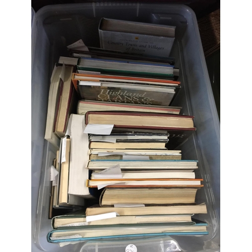 1062 - A LARGE QUANTITY OF BOOKS TO INCLUDE ART, HISTORIC, ANTIQUE GUIDES, WAR, TOURIST, ETC - 3 BOXES