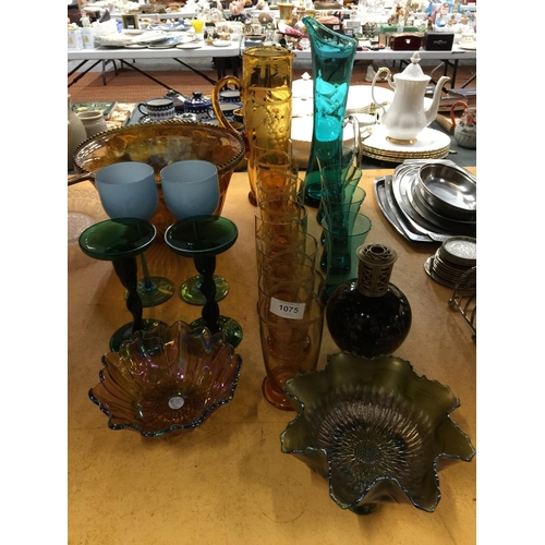 1075 - A LARGE QUANTITY OF GLASSWARE TO INCLUDE A PUNCH BOWL AND LADEL, SANGRIA JUG AND GLASSES, RETRO GREE... 