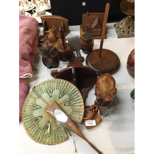 1091 - A QUANTITY OF VINTAGE TREEN ITEMS TO INCLUDE A FAN WITH A MIRROR, A WALL SCONCE, OWL DOOR WEDGE, 189... 