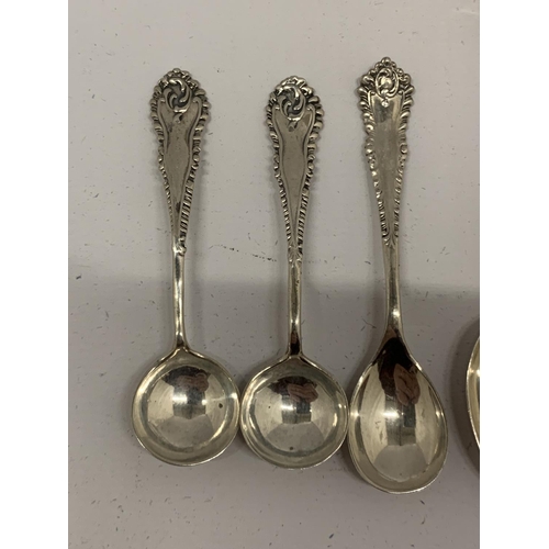 11 - A MIXED LOT OF SMALL HALLMARKED SILVER CONDIMENT SPOONS ETC, TOTAL WEIGHT 40G