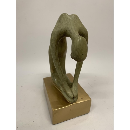 117 - AN ABSTRACT MODEL OF A POING NUDE HEIGHT 21CM