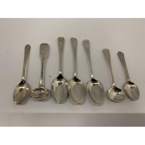 13 - A MIXED LOT OF HALLMARKED SILVER TEASPOONS TO INCLUDE SOME GEORGIAN EXAMPLES, TOTAL WEIGHT 109G