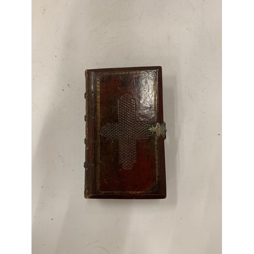 171 - A LEATHER BOUND 1844 BOOK OF COMMON PRAYER WITH PSALMS AND FORMS OF ORDINATION SERVICES, VERY GOOD C... 