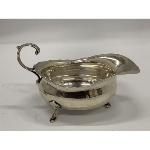 23 - A BIRMINGHAM HALLMARKED SAUCE BOAT, WEIGHT 119G