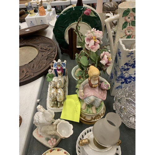 256 - A QUANTITY OF CERAMIC ITEMS TO INCLUDE SMALL PLATES, FIGURES, ETC