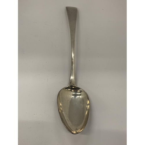 5 - A LARGE GEORGE III SILVER TABLESPOON, HALLMARKS FOR LONDON, 1820, MAKER WILLIAM BATEMAN, LENGTH 29CM... 