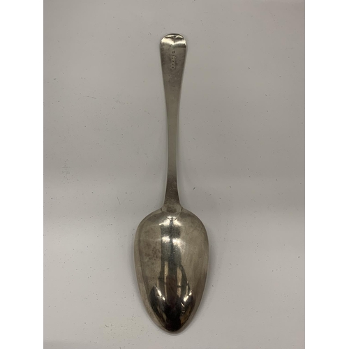 5 - A LARGE GEORGE III SILVER TABLESPOON, HALLMARKS FOR LONDON, 1820, MAKER WILLIAM BATEMAN, LENGTH 29CM... 