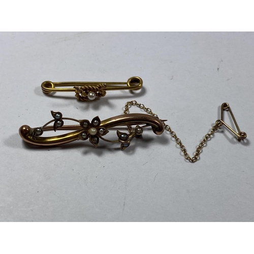 514 - A 9CT YELLOW GOLD FLORAL BROOCH & FURTHER UNMARKED KNOT DESIGN BROOCH, GOLD BROOCH WEIGHT 2.5G