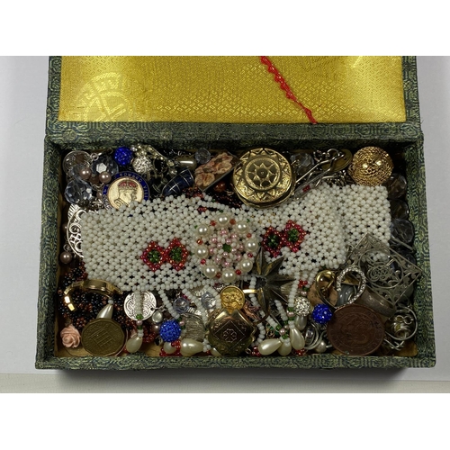 647 - A MIXED LOT OF COSTUME JEWELLERY IN ORIENTAL SILK TYPE BOX