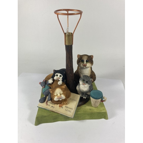 718 - A BORDER FINE ARTS COMIC AND CURIOUS CATS 2005 ANNUAL FIGURINE