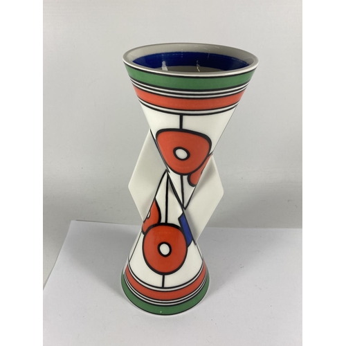 741 - A WEDGWOOD CLARICE CLIFF YO-YO VASE