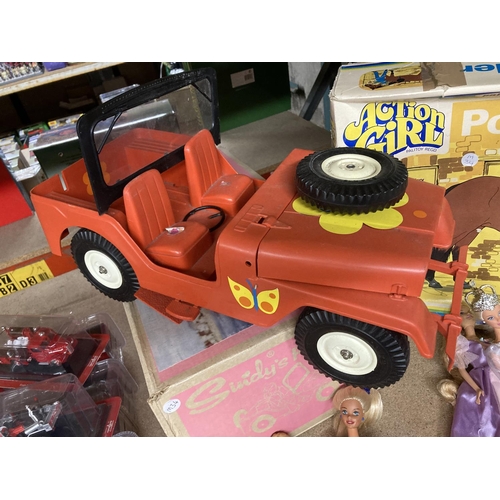 805 - A BOXED SINDY BUGGY AND TWO FIGURES