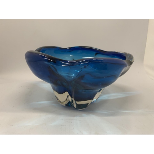 85 - A WHITEFRIARS BLUE ART GLASS 'MOLAR' SHAPE BOWL