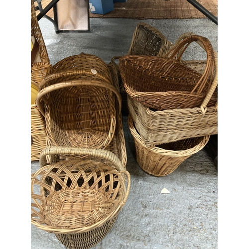 916 - A LARGE QUANTITY OF WICKER BASKETS TO INCLUDE VINTAGE