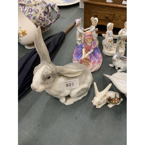 923 - AQUANTITY OF CERAMIC ITEMS TO INCLUDE RABBIT FIGURES, A SMALL ROYAL DOULTON MONICA, CONTINENTAL FIGU... 