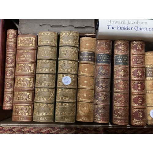 957 - A QUANTITY OF VINTAGE BOOKS TO INCLUDE BROWNING'S POETICAL WORKS, THE WORKS OF ALFRED TENNYSON, ANTH... 